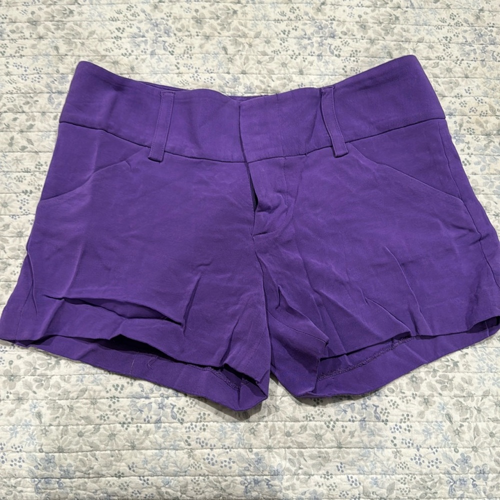 Alice + Olivia Purple Women Shorts